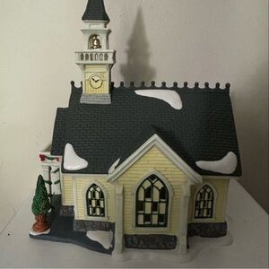 Deluxe Porcelain Lighted House - Yellow